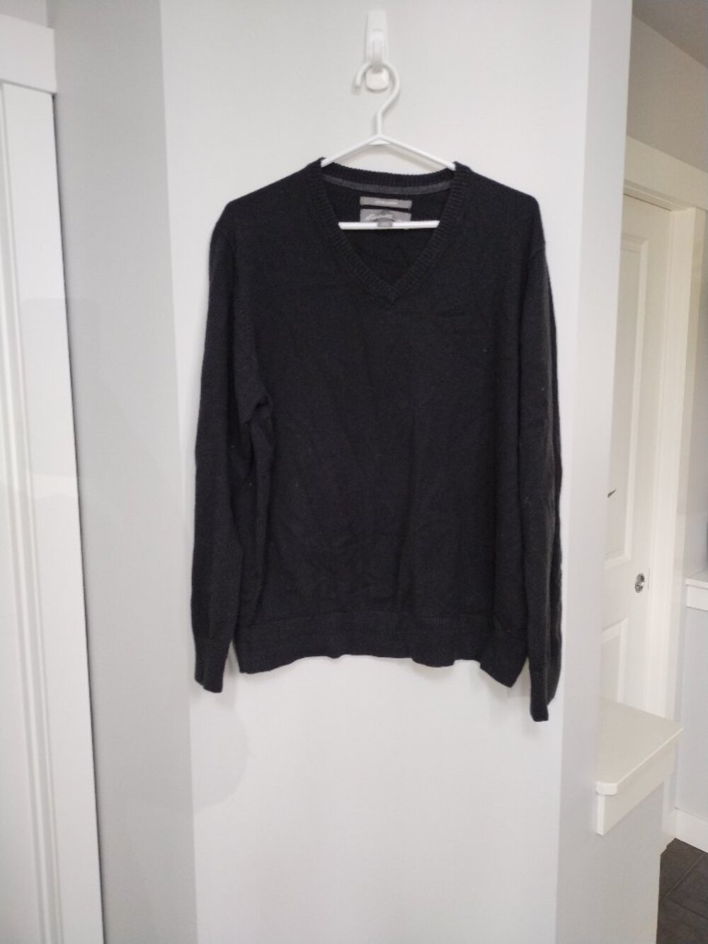 Eddie Bauer cotton/cashmere blend v neck long sleeve sweater